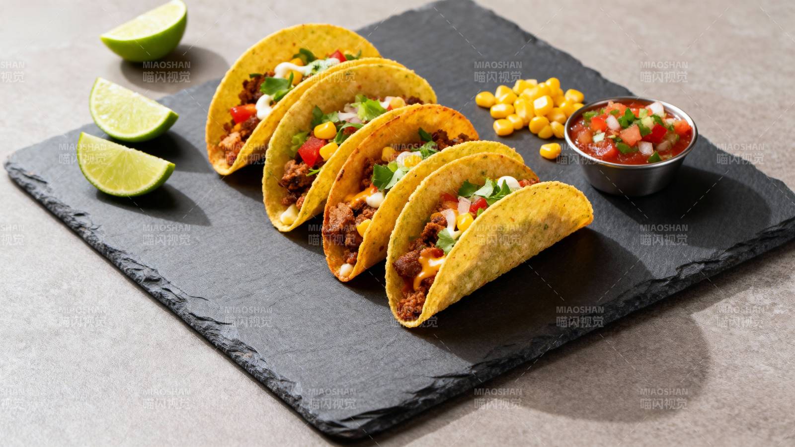 美味塔可配玉米粒图片
