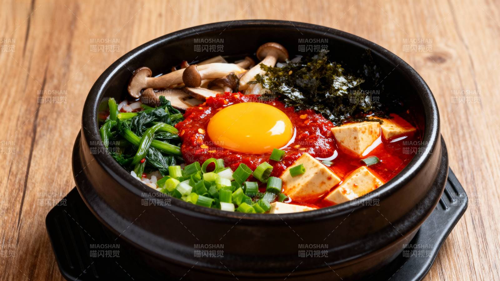 韩式石锅拌饭图片