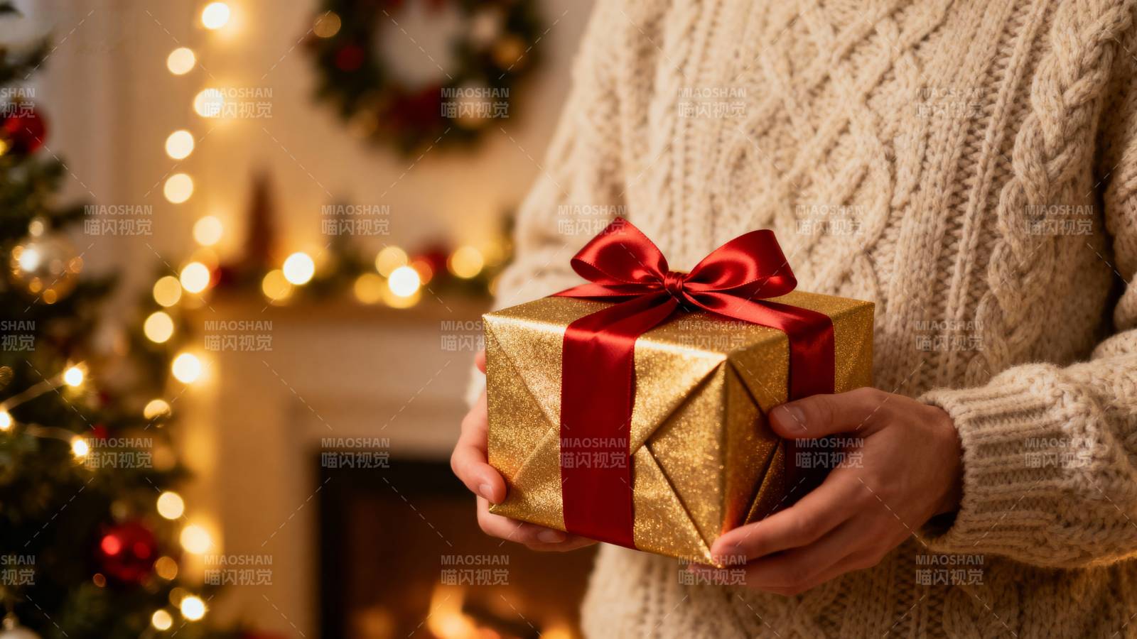 圣诞礼物温馨时刻图片