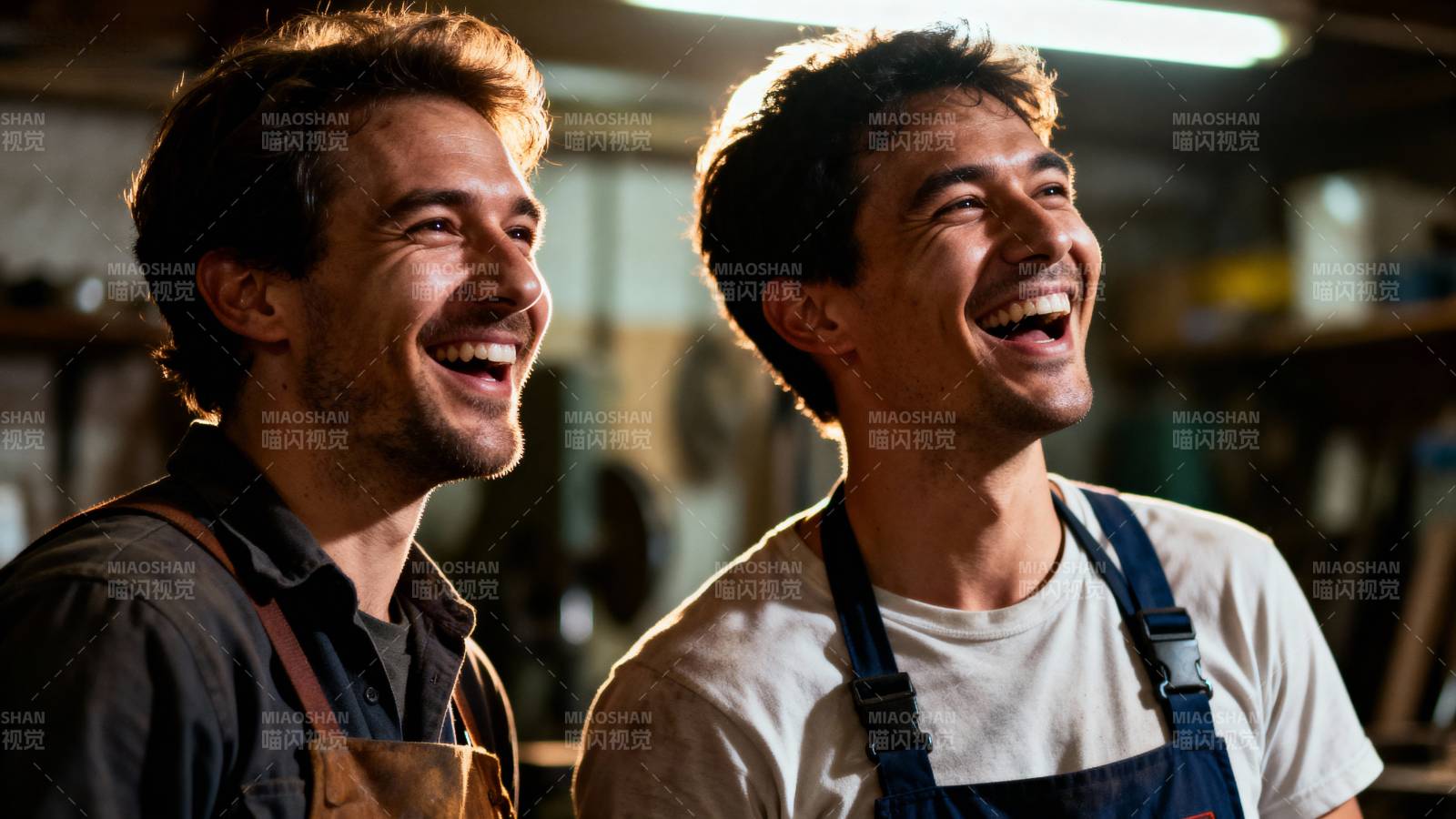 工匠笑谈工作趣事图片