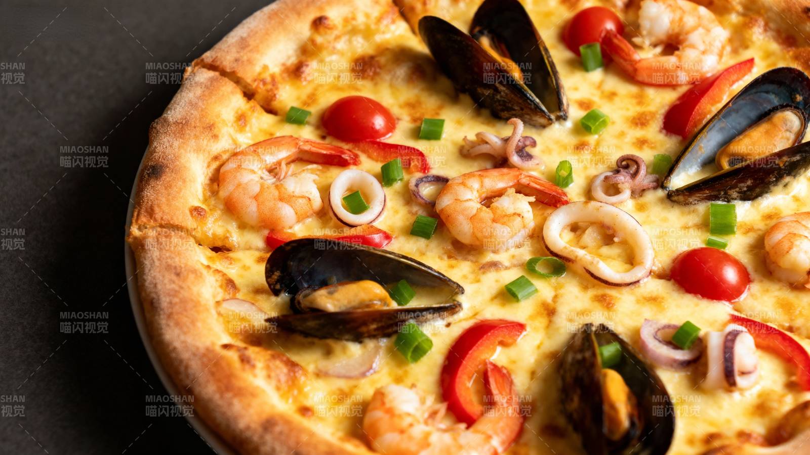 海鲜披萨特写图片