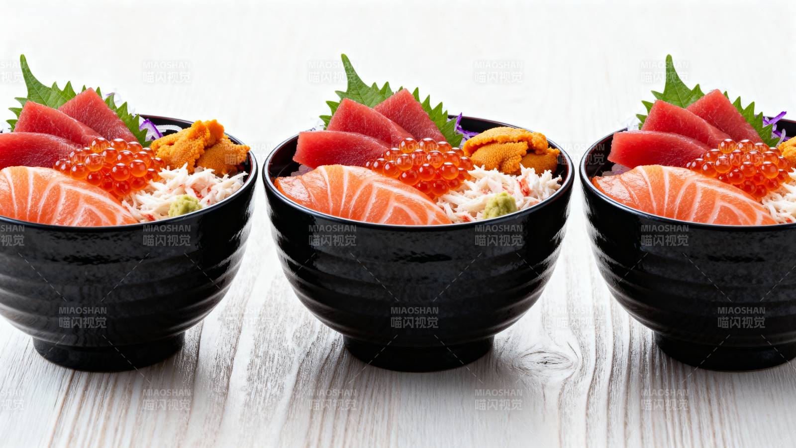 三碗寿司饭图片