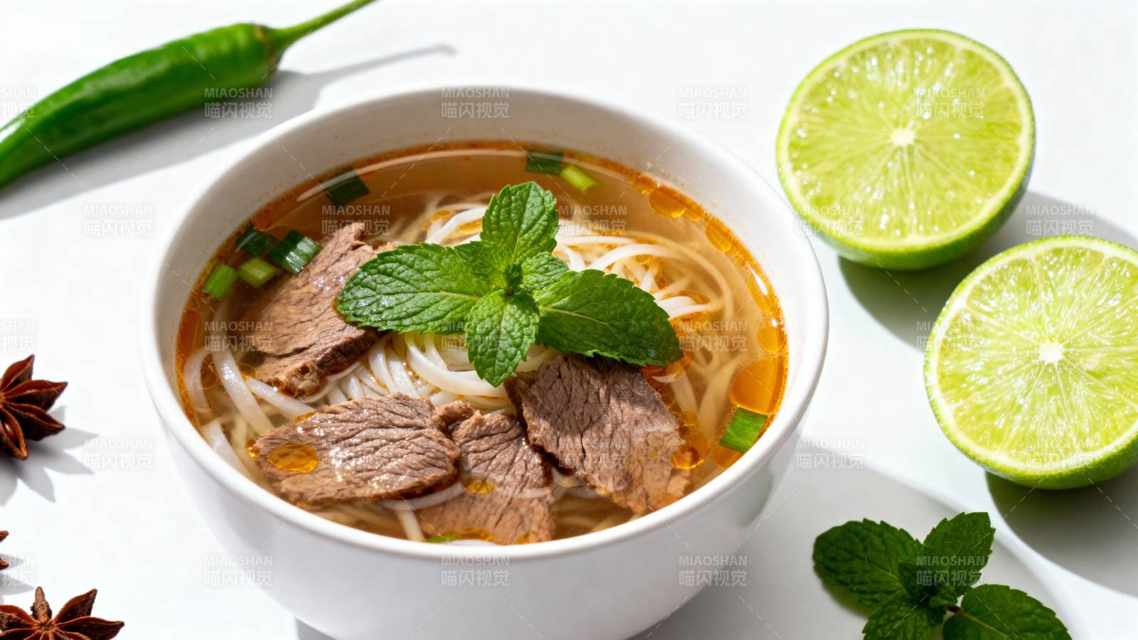 越南牛肉河粉图片