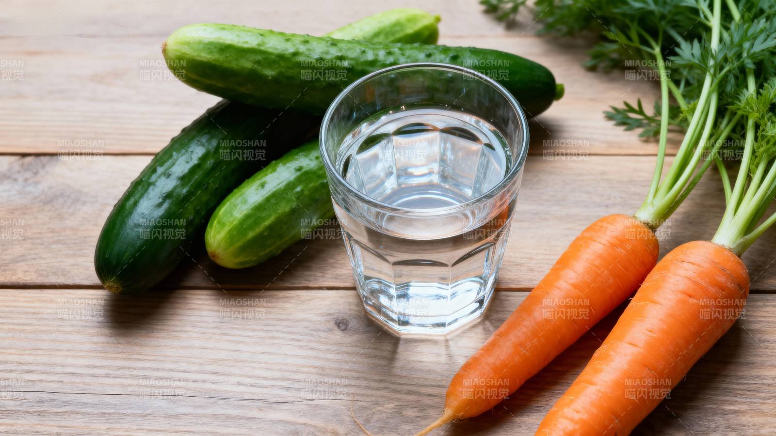 清新蔬果水饮图片