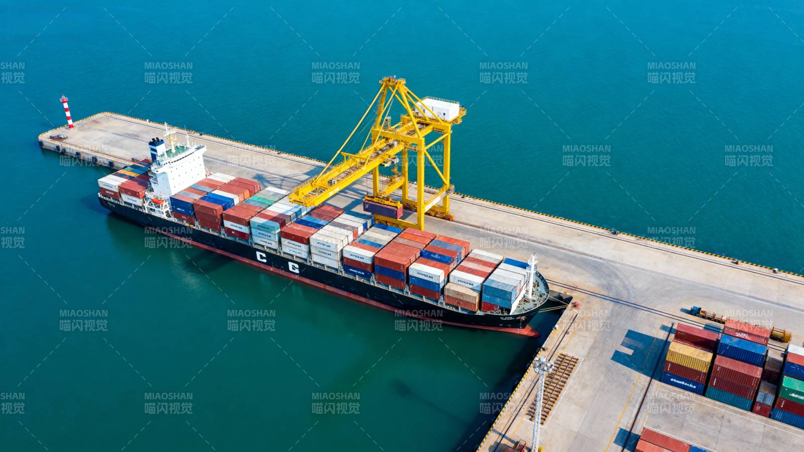 集装箱码头装卸作业图片