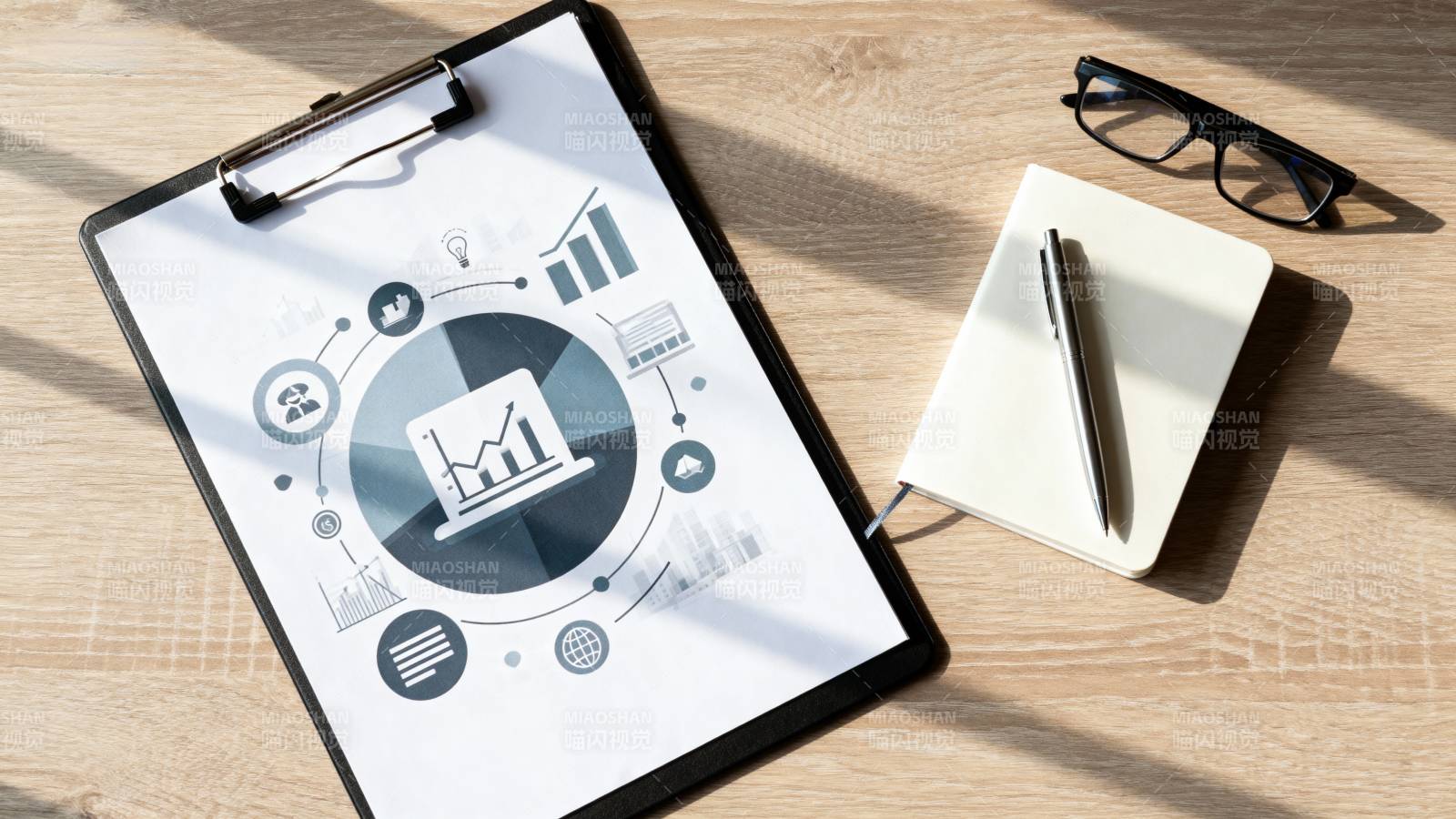 数据分析工作场景图片