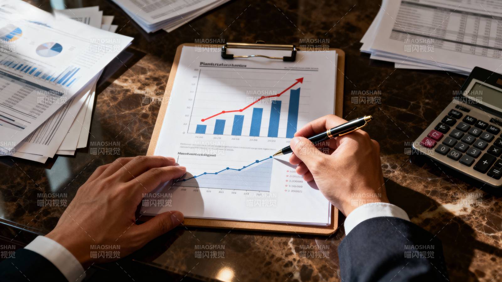 数据分析与增长趋势图片