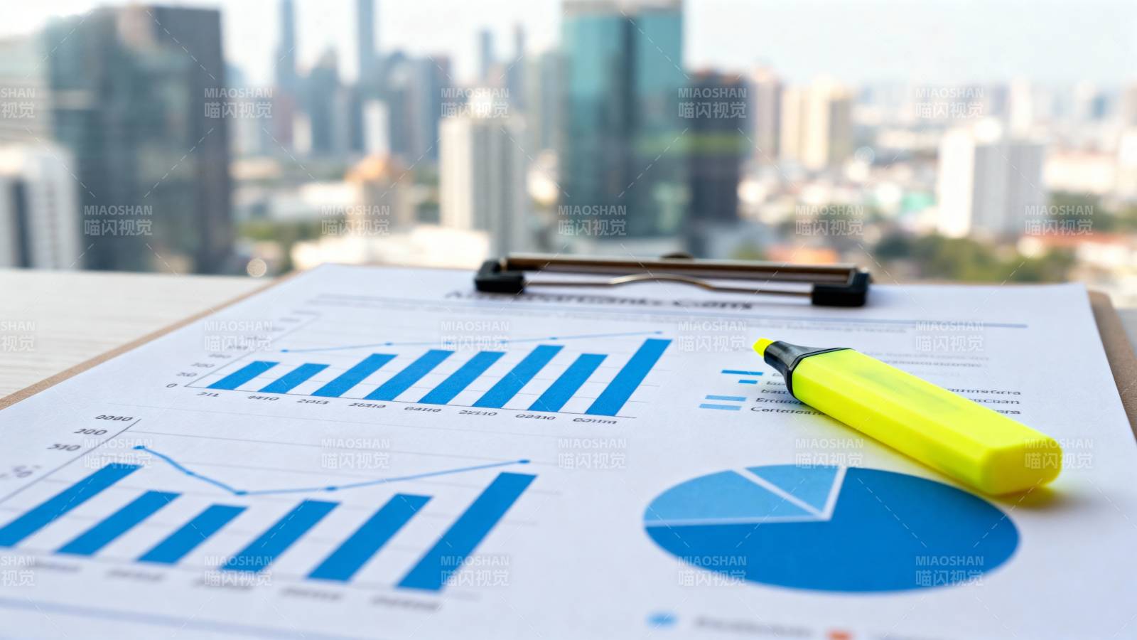 城市背景下的财务图表图片