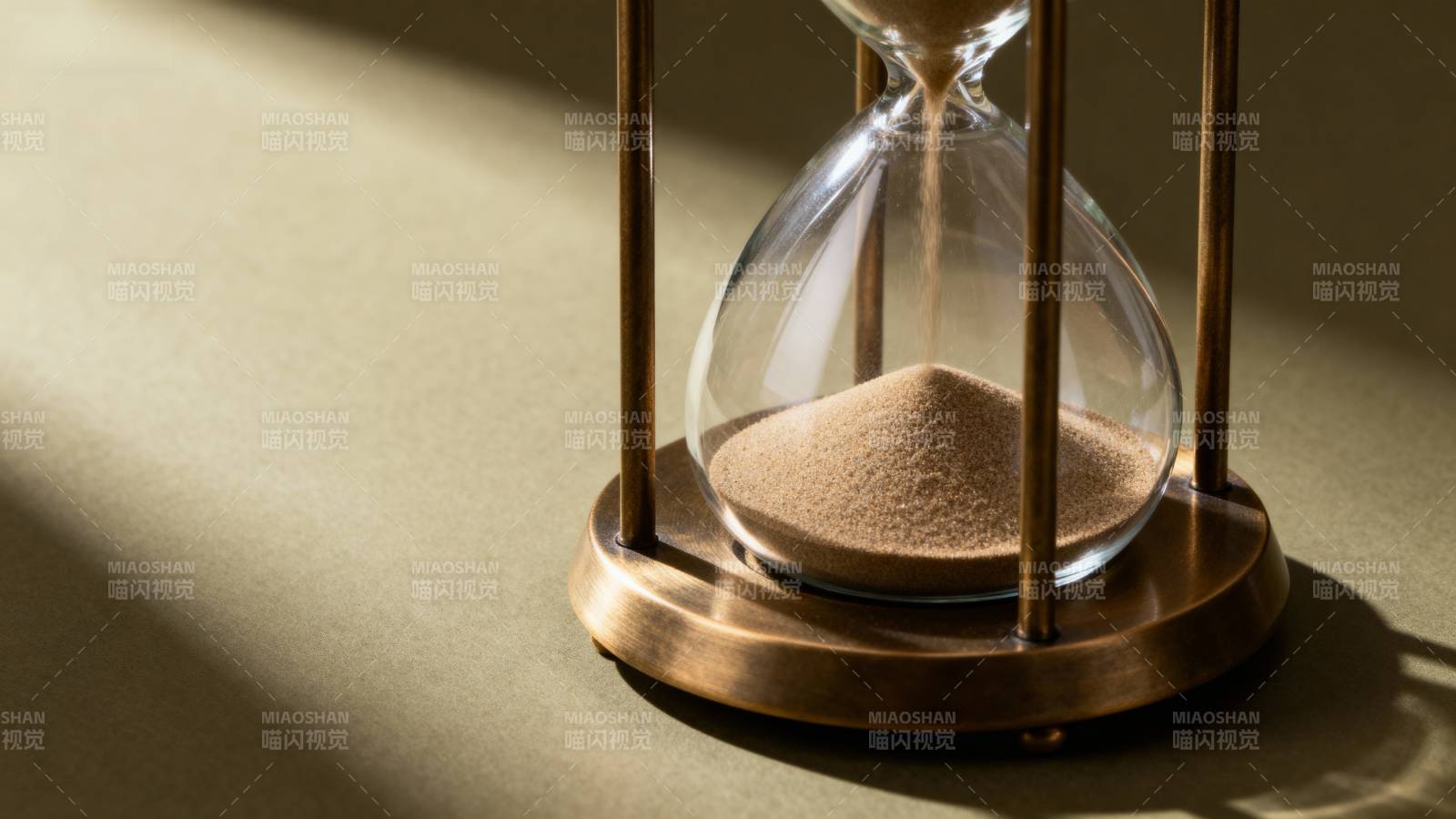 沙漏时光流逝图片