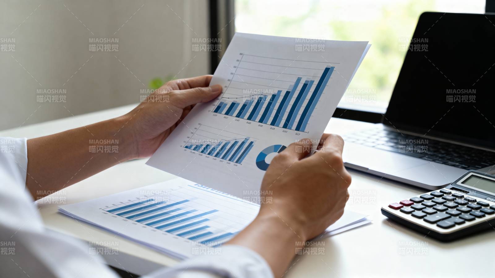 分析财务图表图片