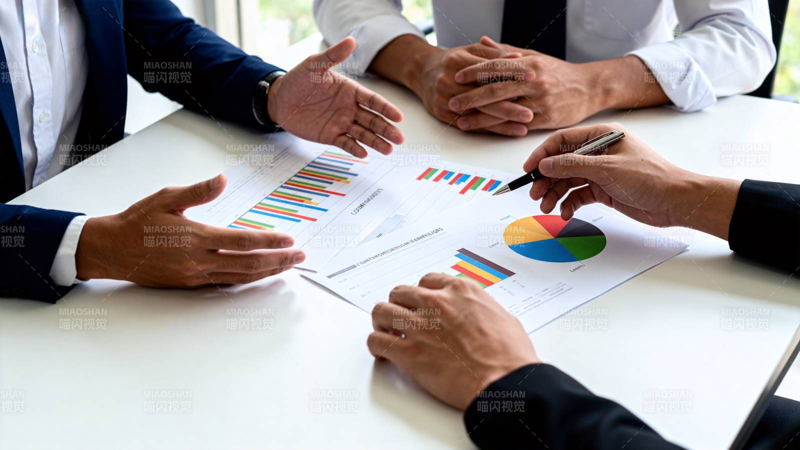 商务会议讨论图表图片