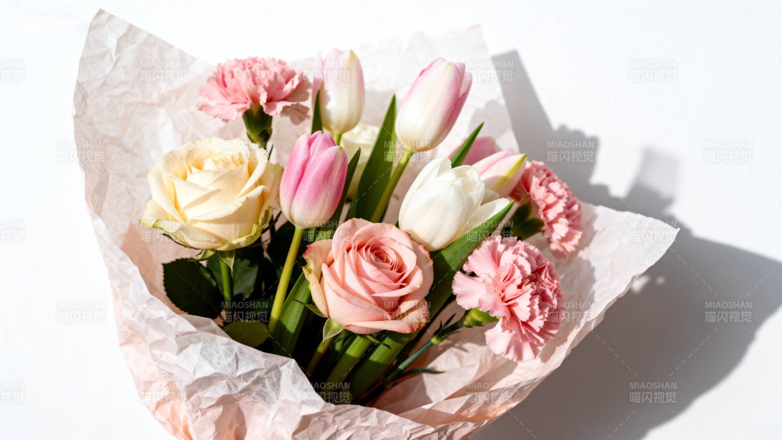 花束静美绽放图片