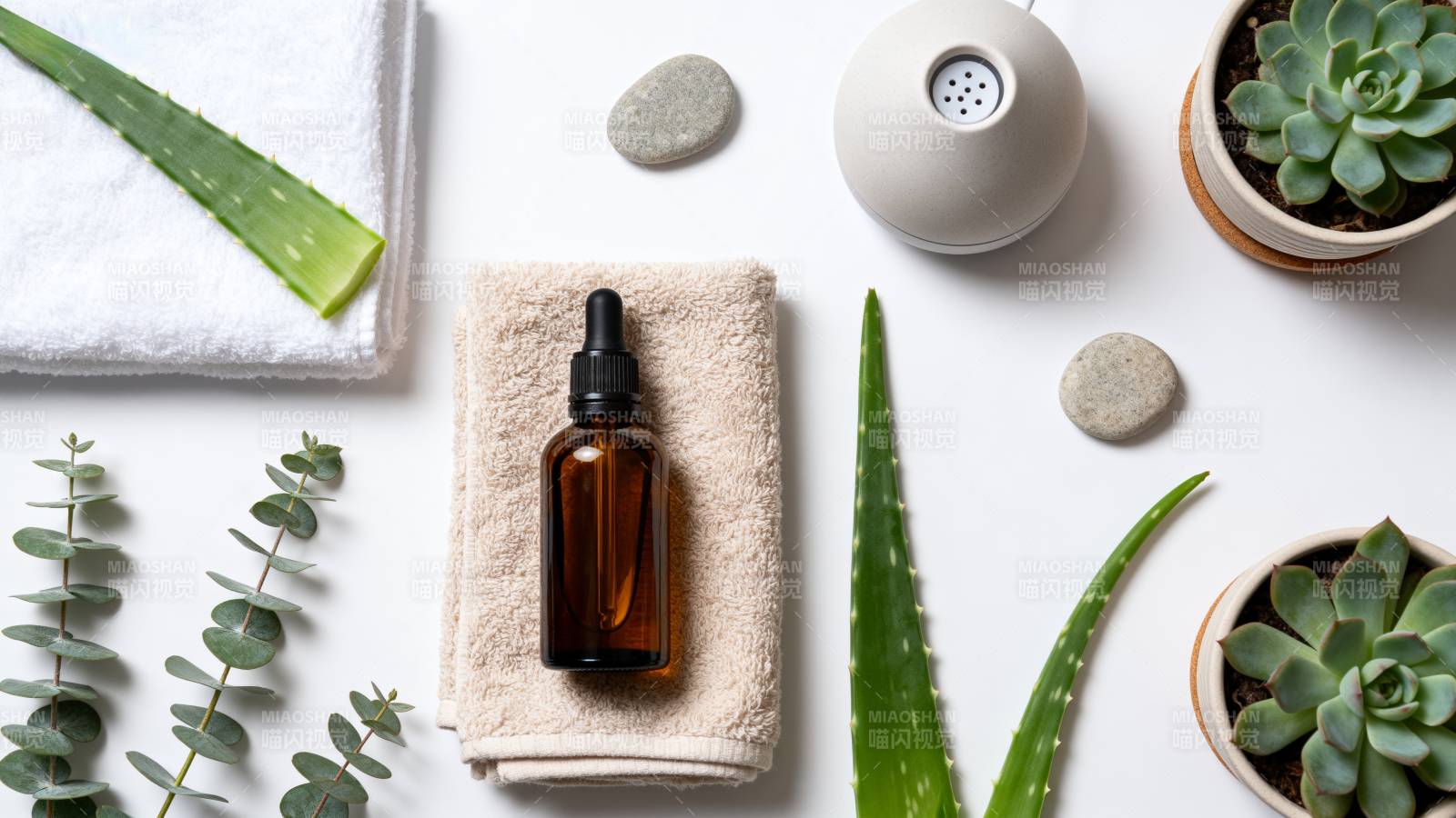 天然护肤精油摆拍图片
