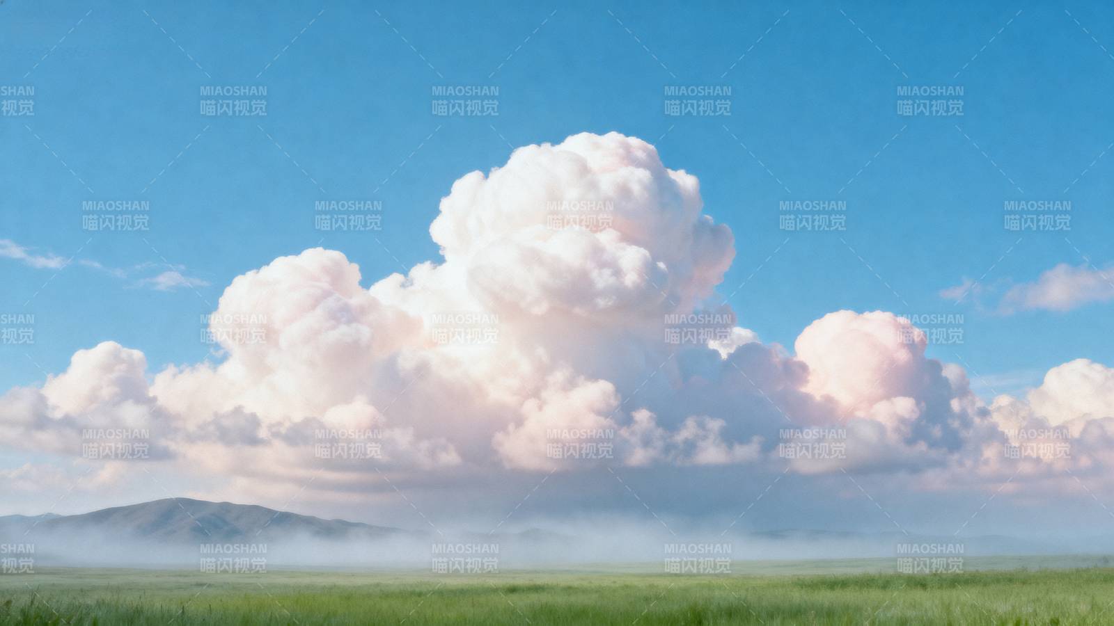 草原上的云海图片