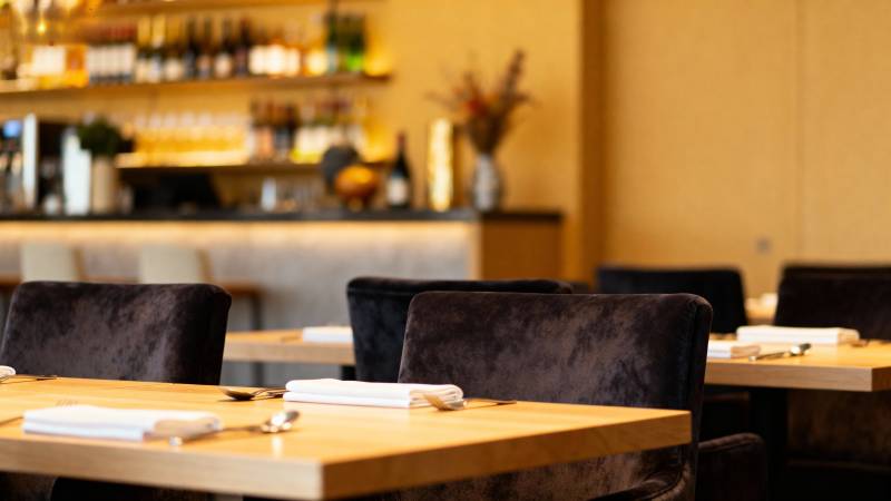 温馨餐厅静谧一角图片