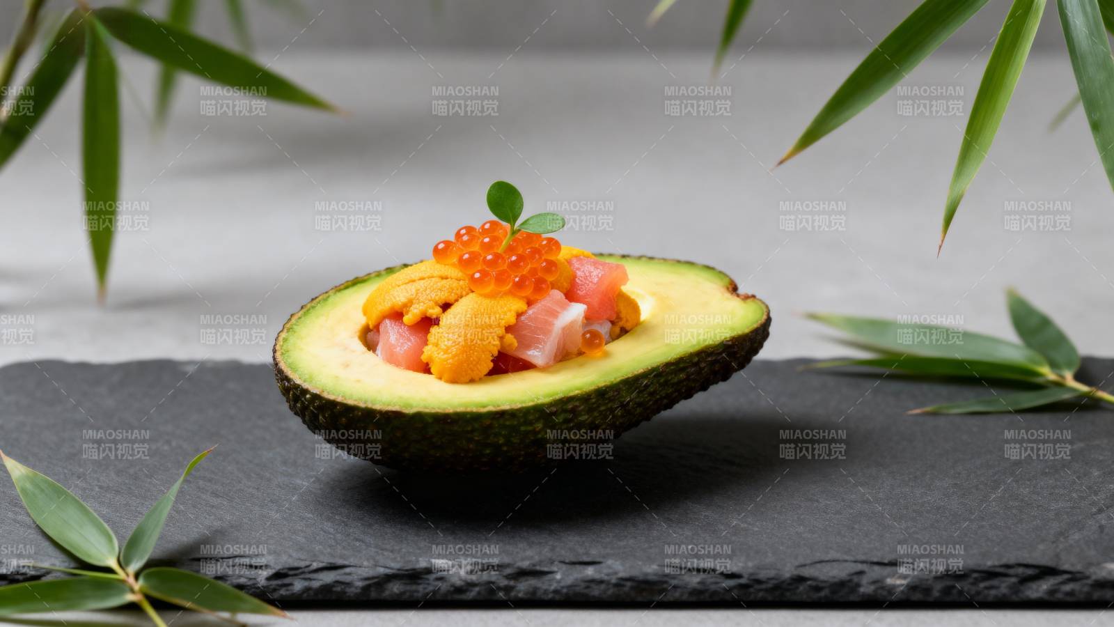 鳄梨寿司拼盘图片