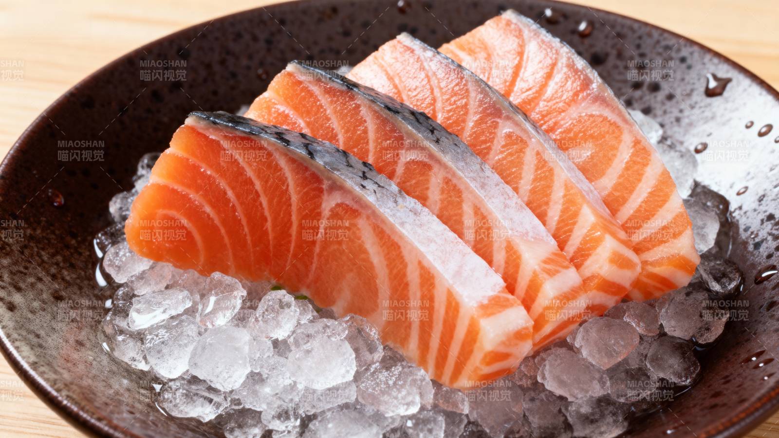 冰镇三文鱼刺身图片