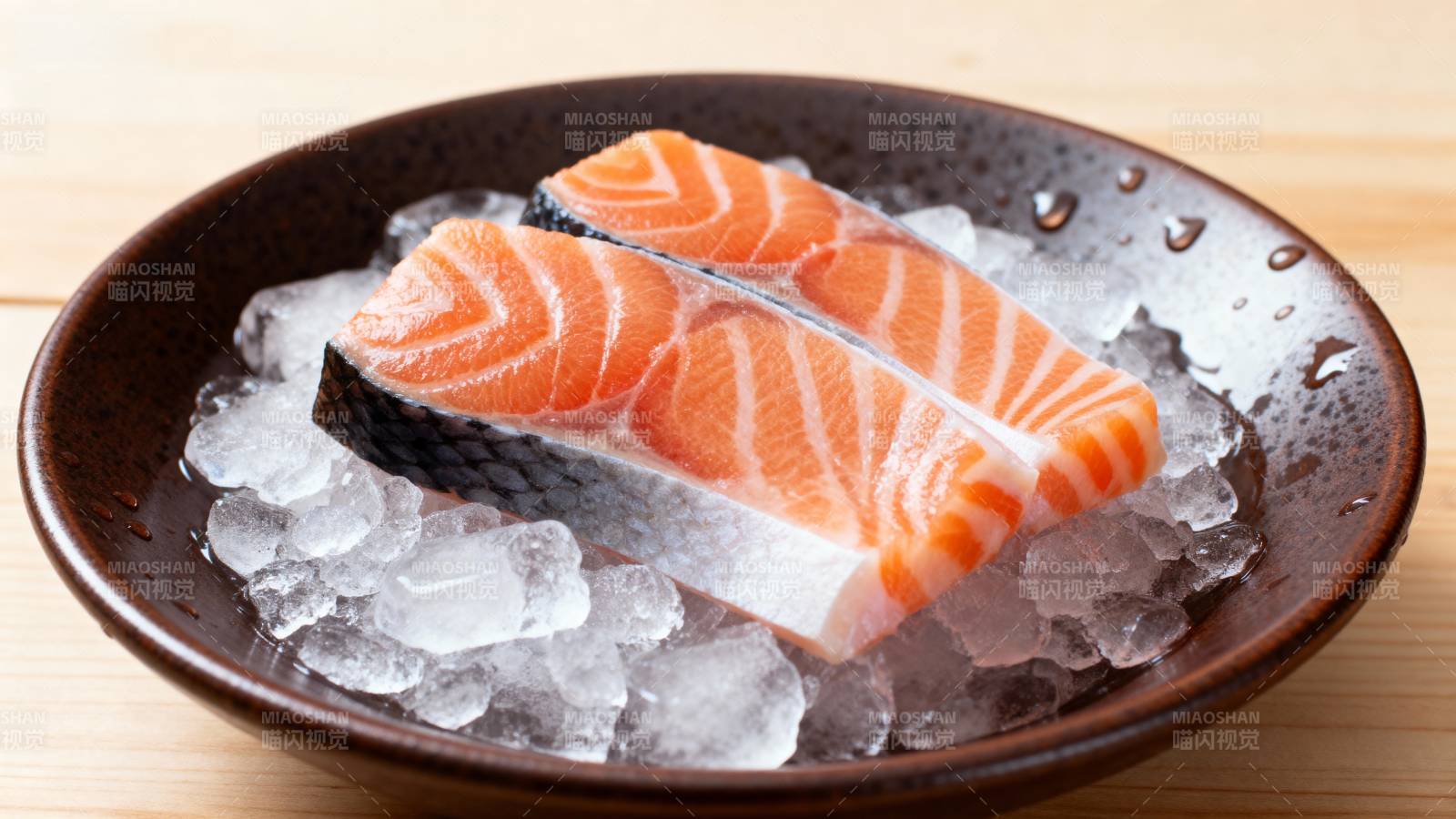 冰镇三文鱼刺身图片