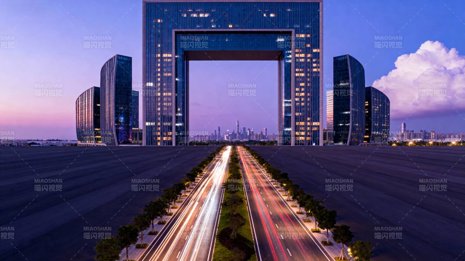 城市之门夜景图片