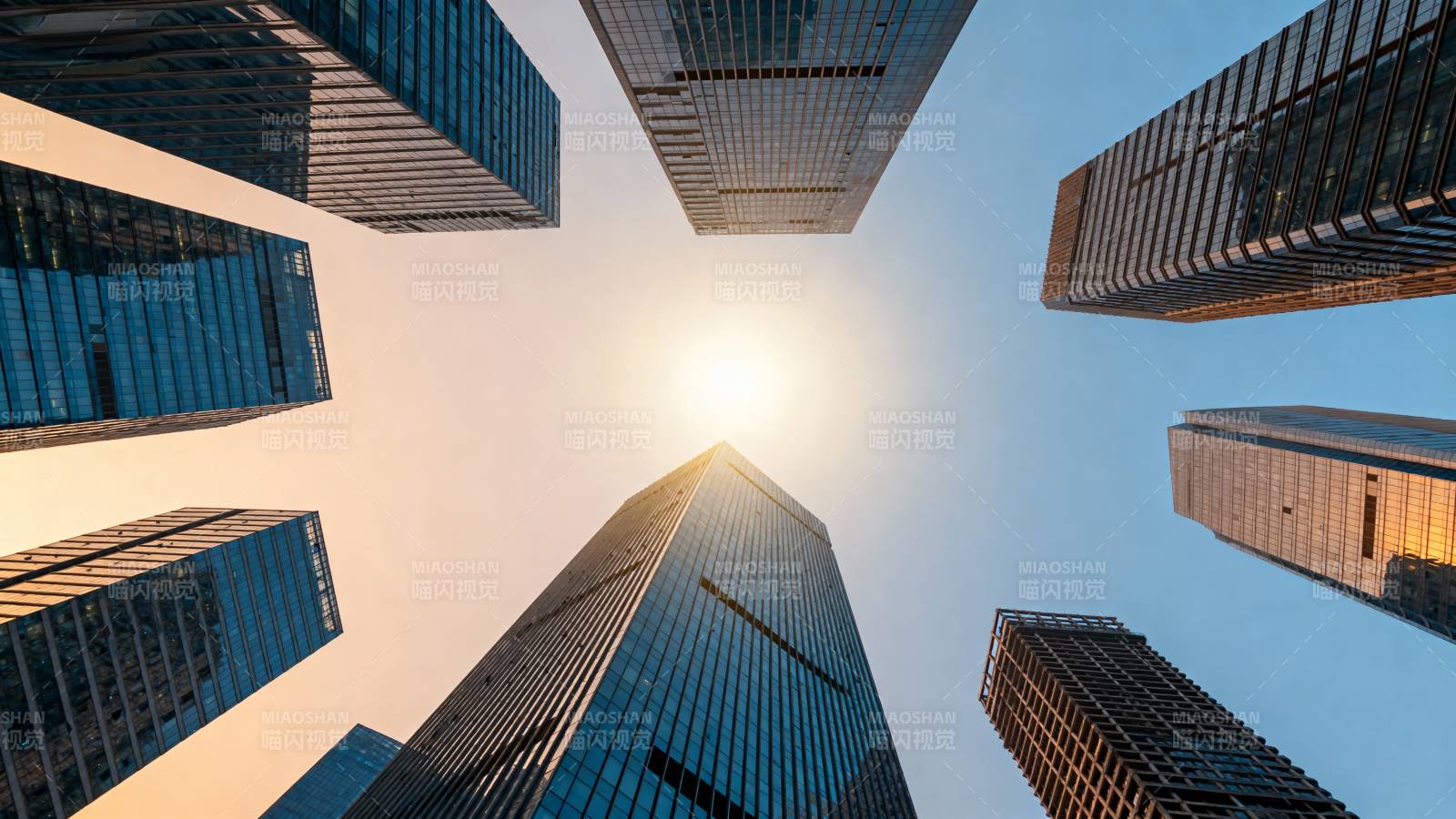 都市之巅 阳光穿透图片