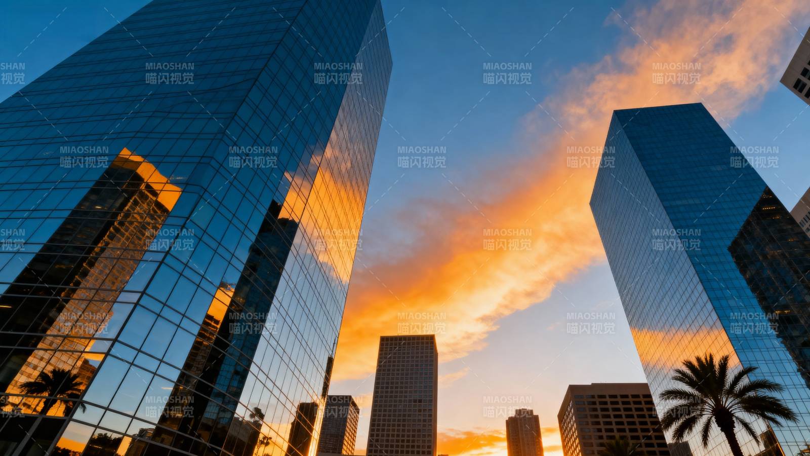 城市黄昏美景图片