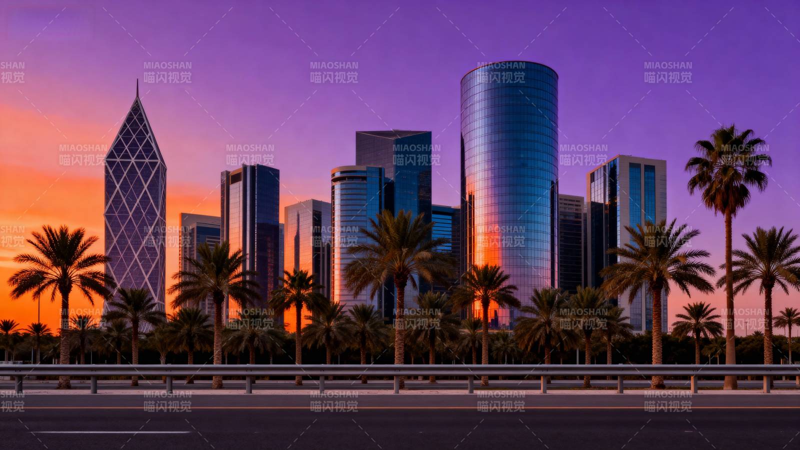 城市天际线日落图片