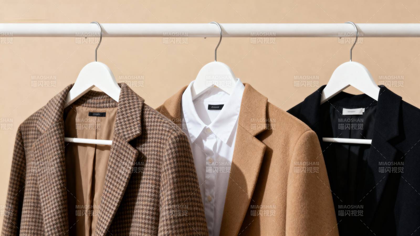 三件外套挂衣架图片