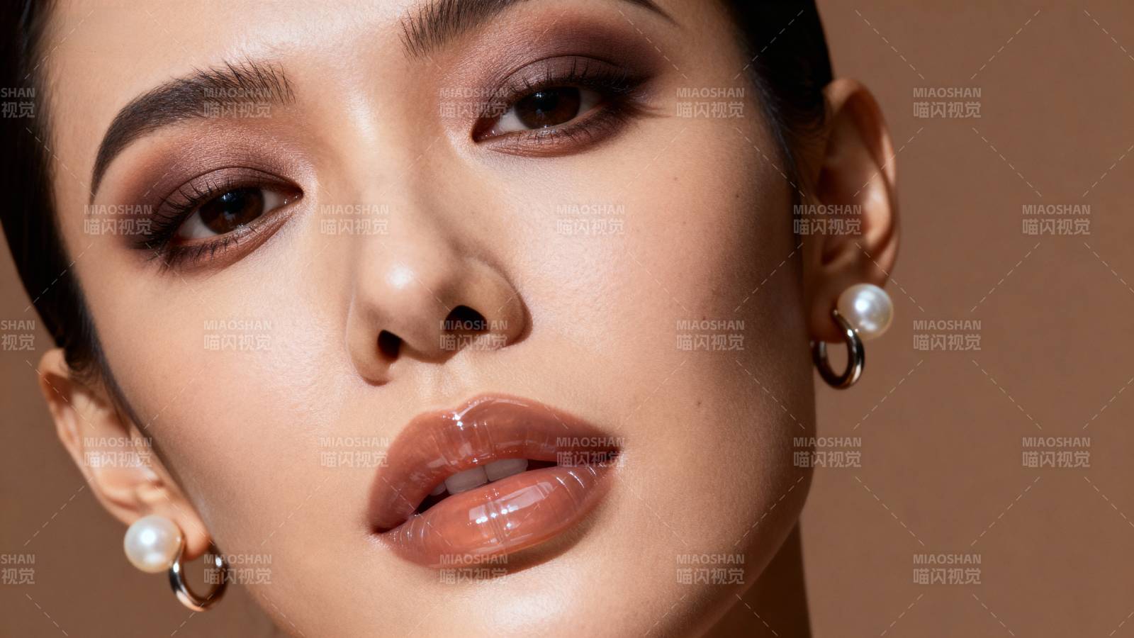 珍珠耳环美人特写图片