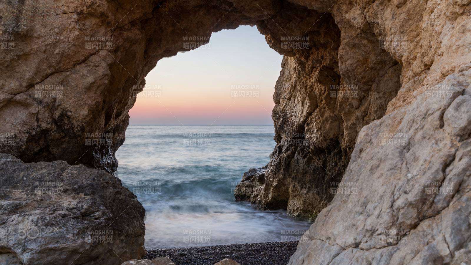 洞中海景日落图片