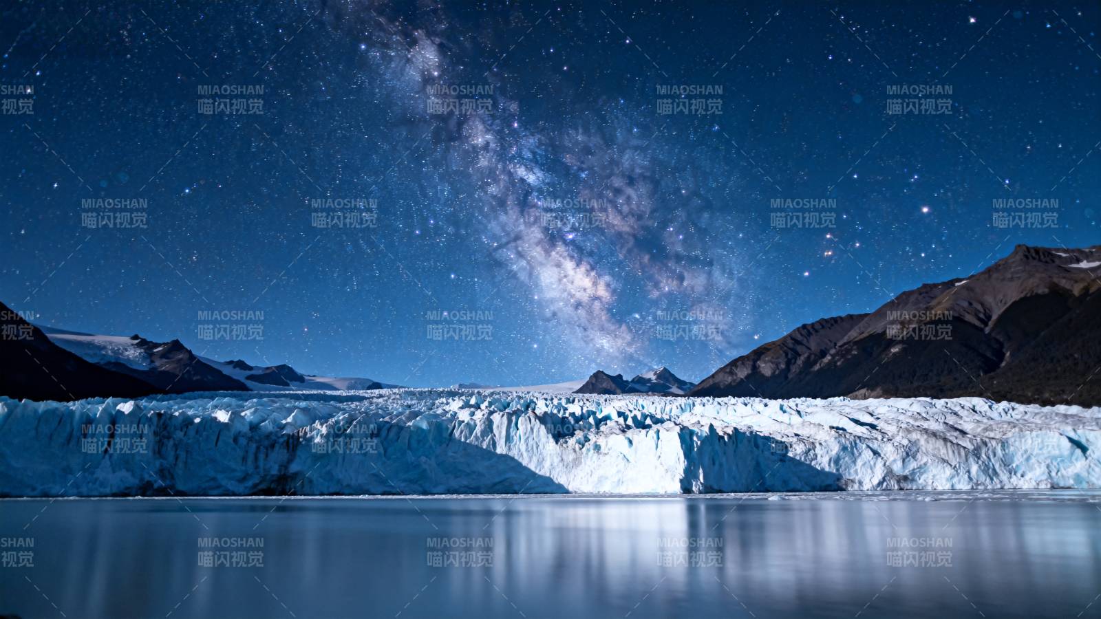 星河映冰川图片