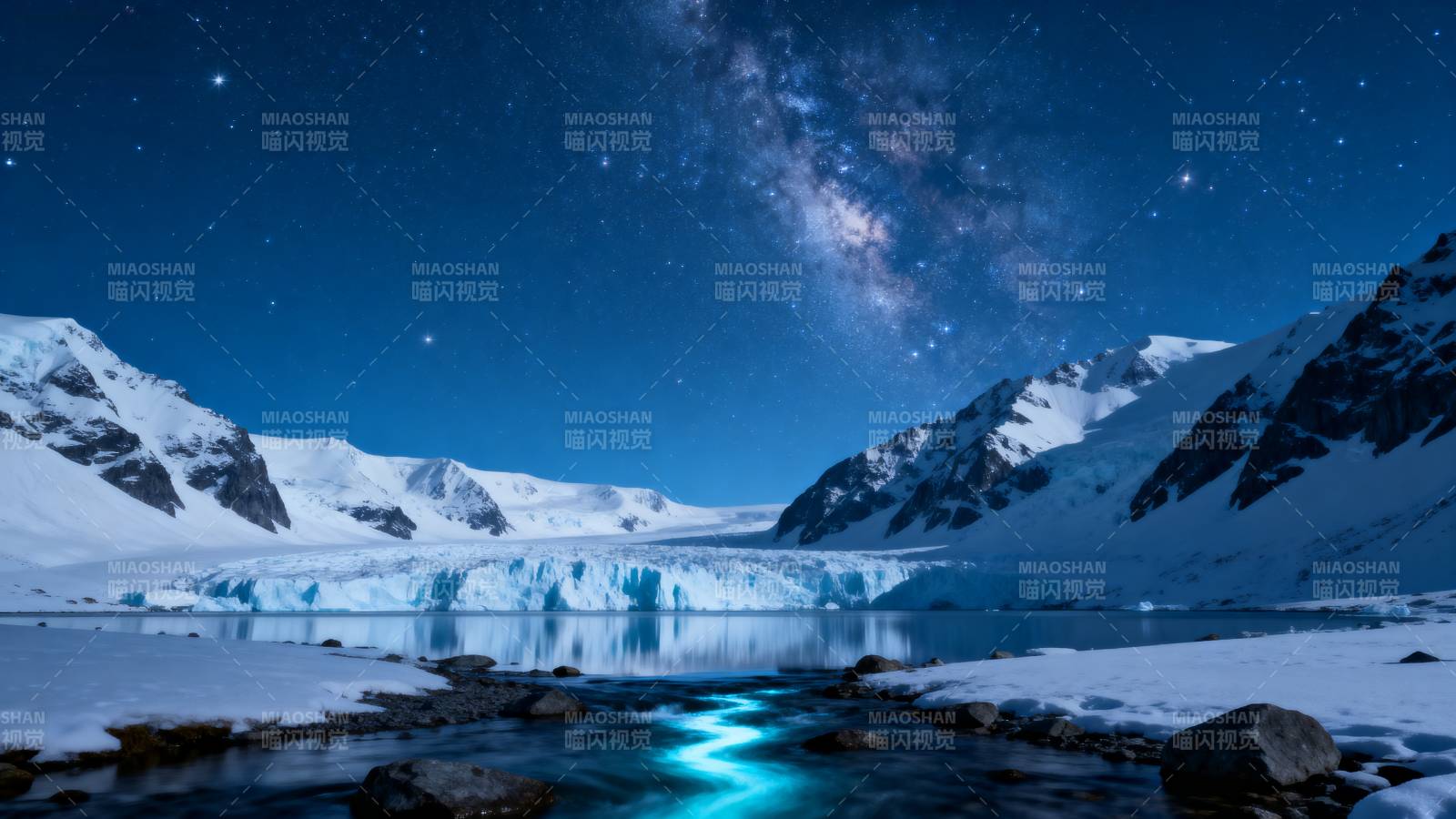 星河映雪原图片