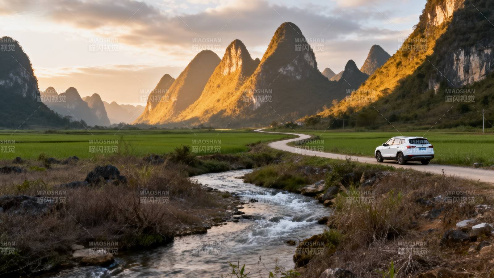 山水间行车图片