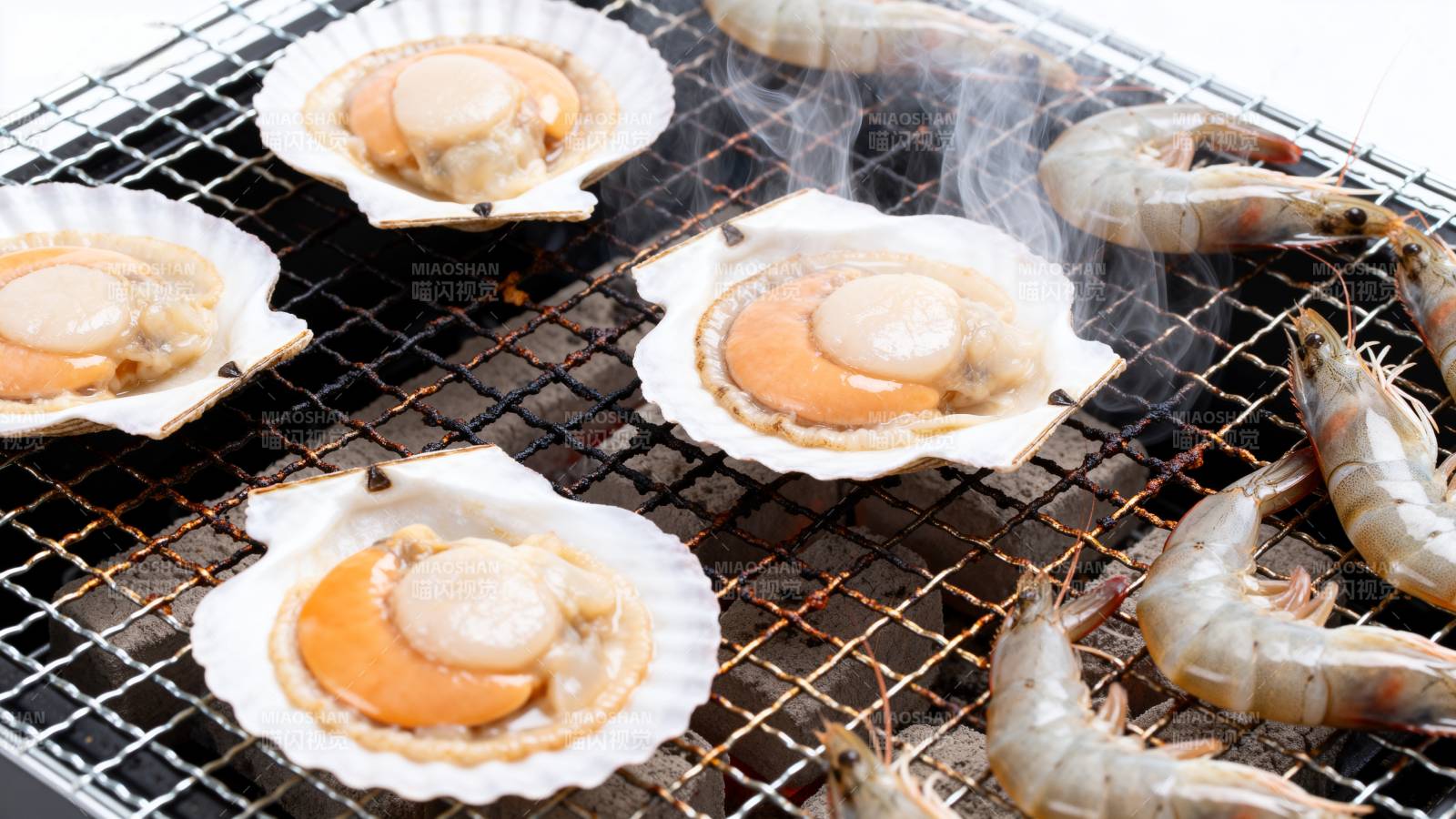 烤扇贝与虾图片