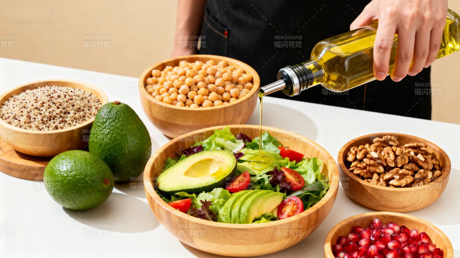 健康沙拉食材准备图片