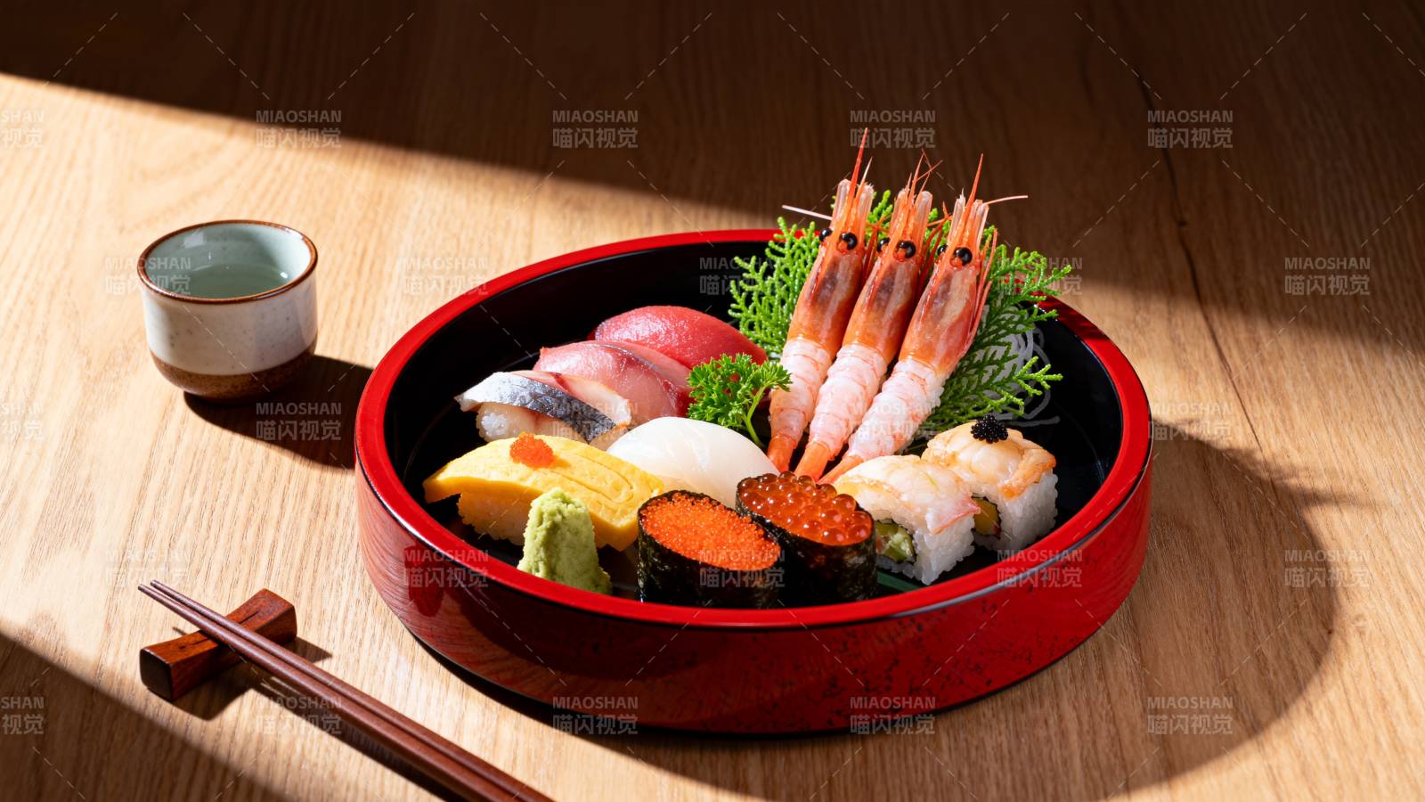 精致寿司拼盘图片
