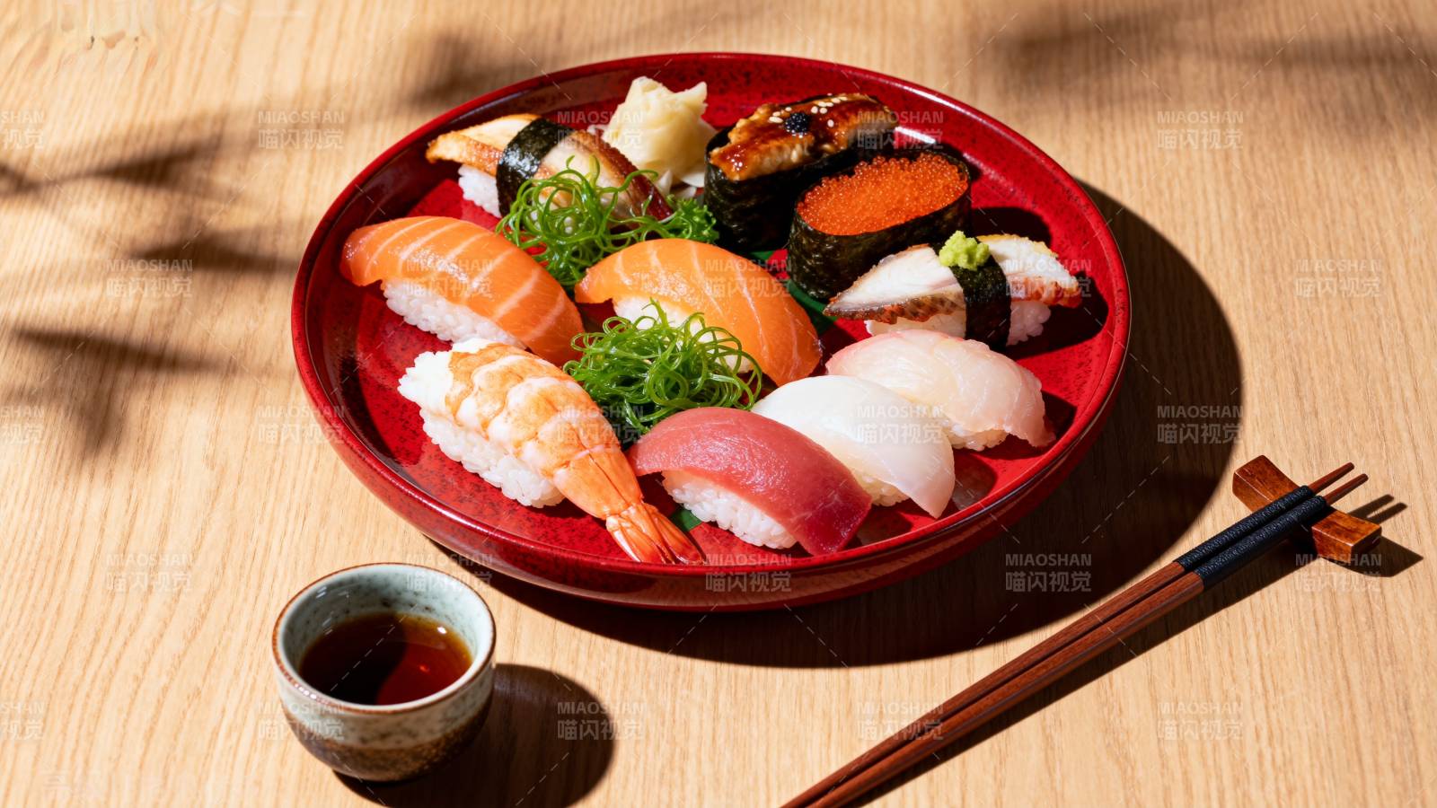 精致寿司拼盘图片