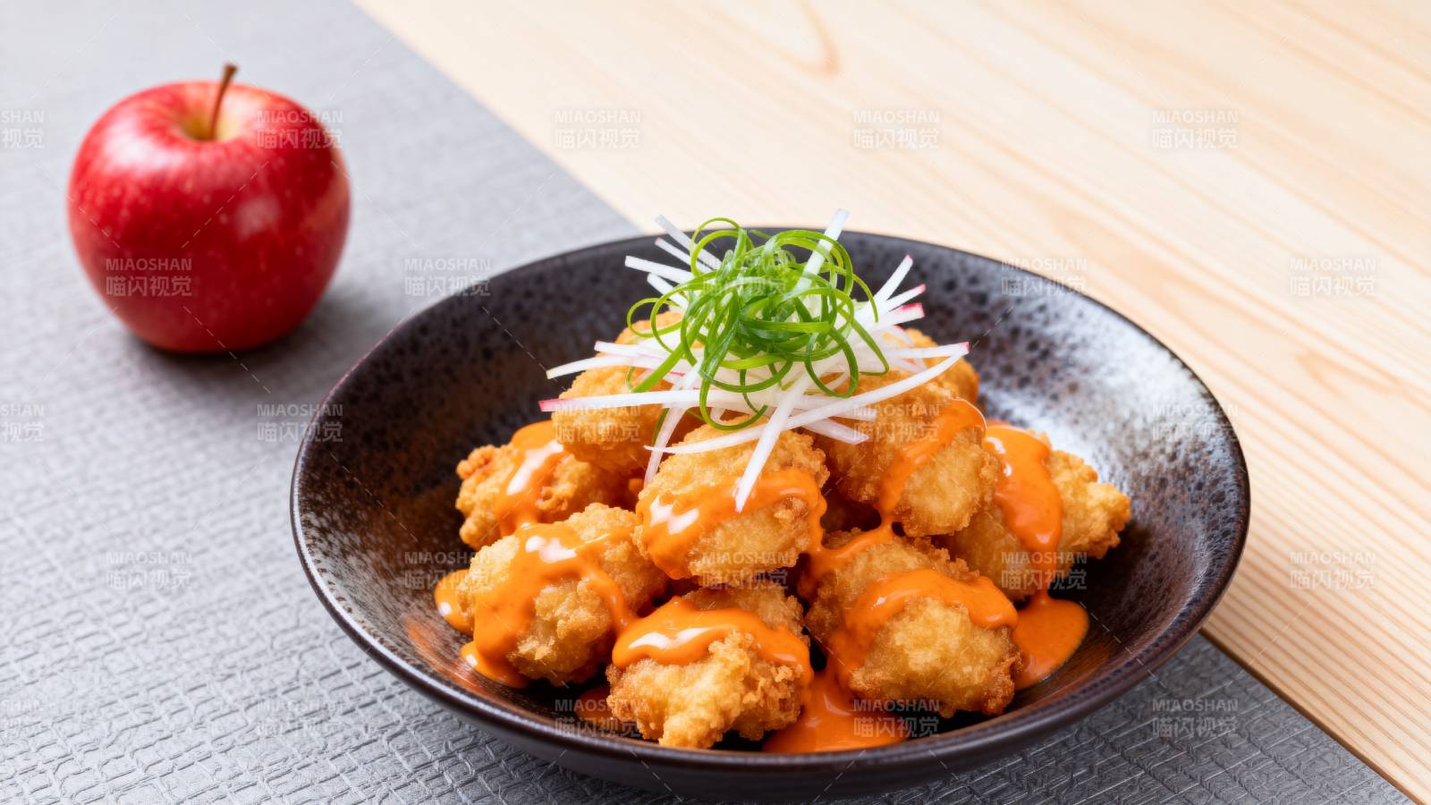 香酥鸡块配苹果图片