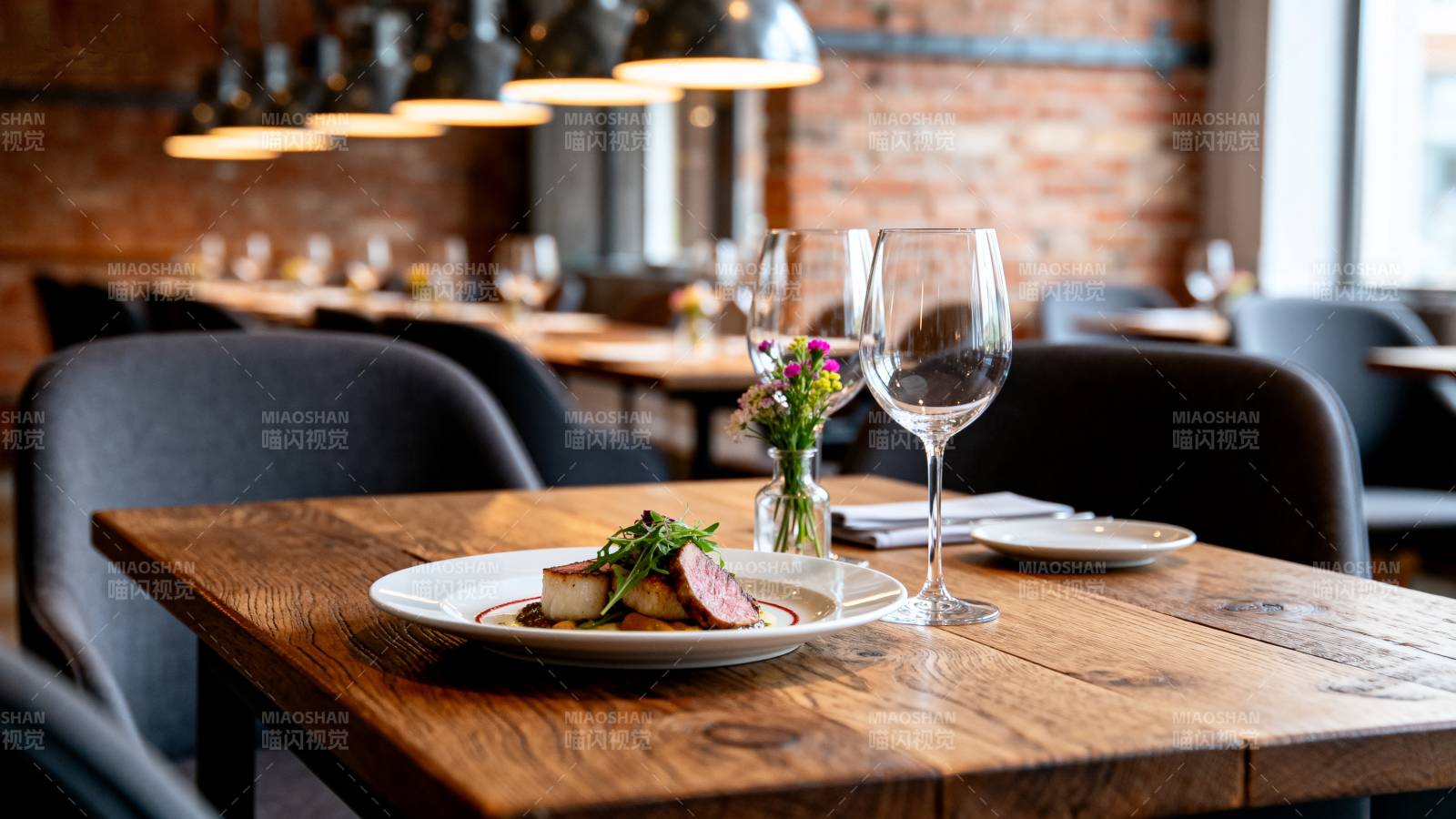 餐厅美食静谧时光图片