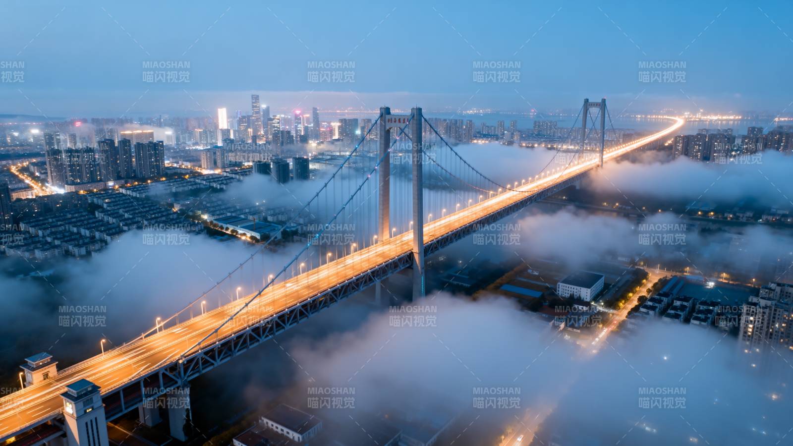 云海大桥夜景图片