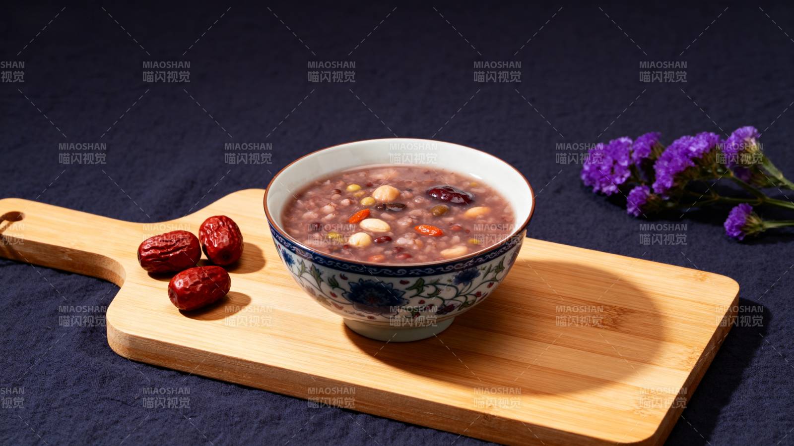 八宝粥配红枣图片