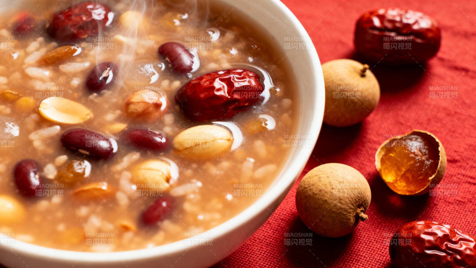 八宝粥配桂圆红枣图片