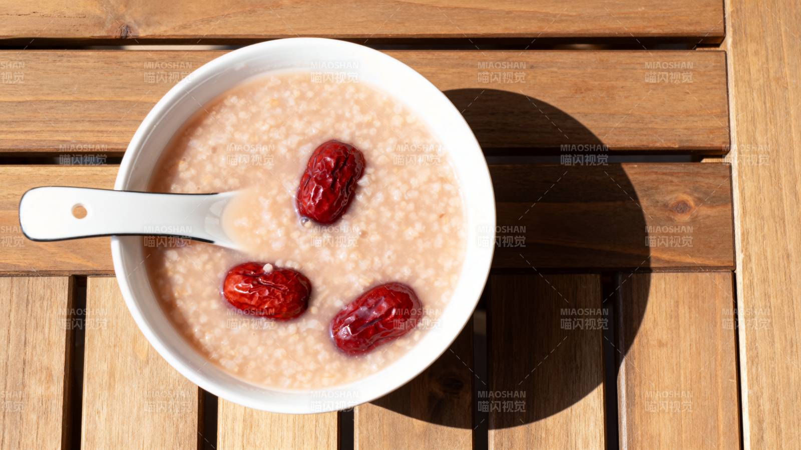 红枣粥 暖心暖胃图片