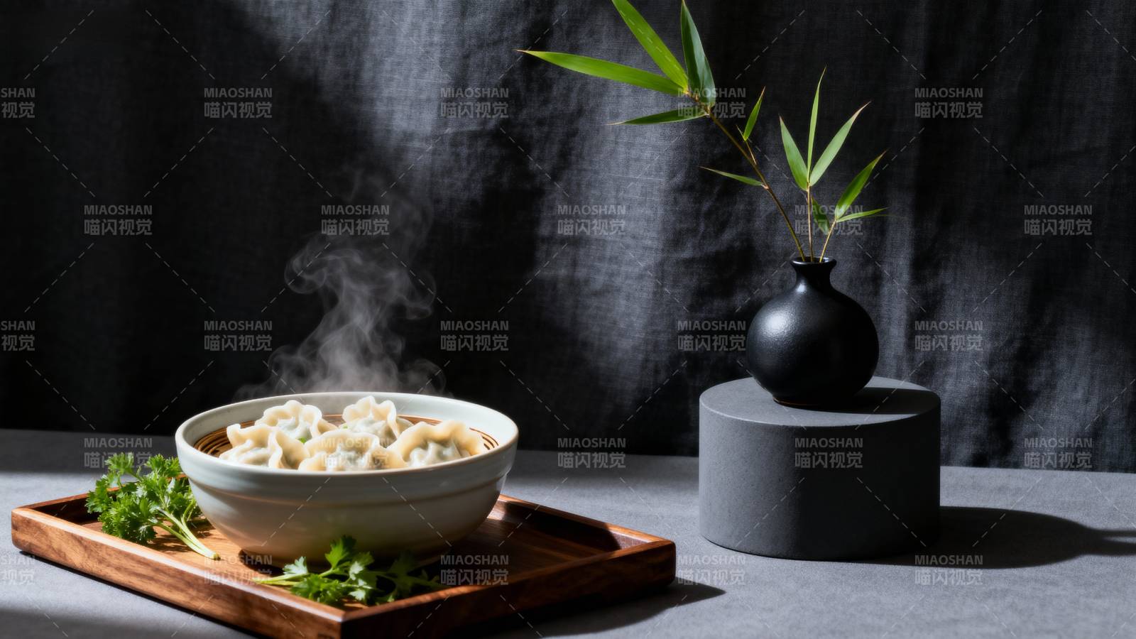 热腾腾的饺子宴图片