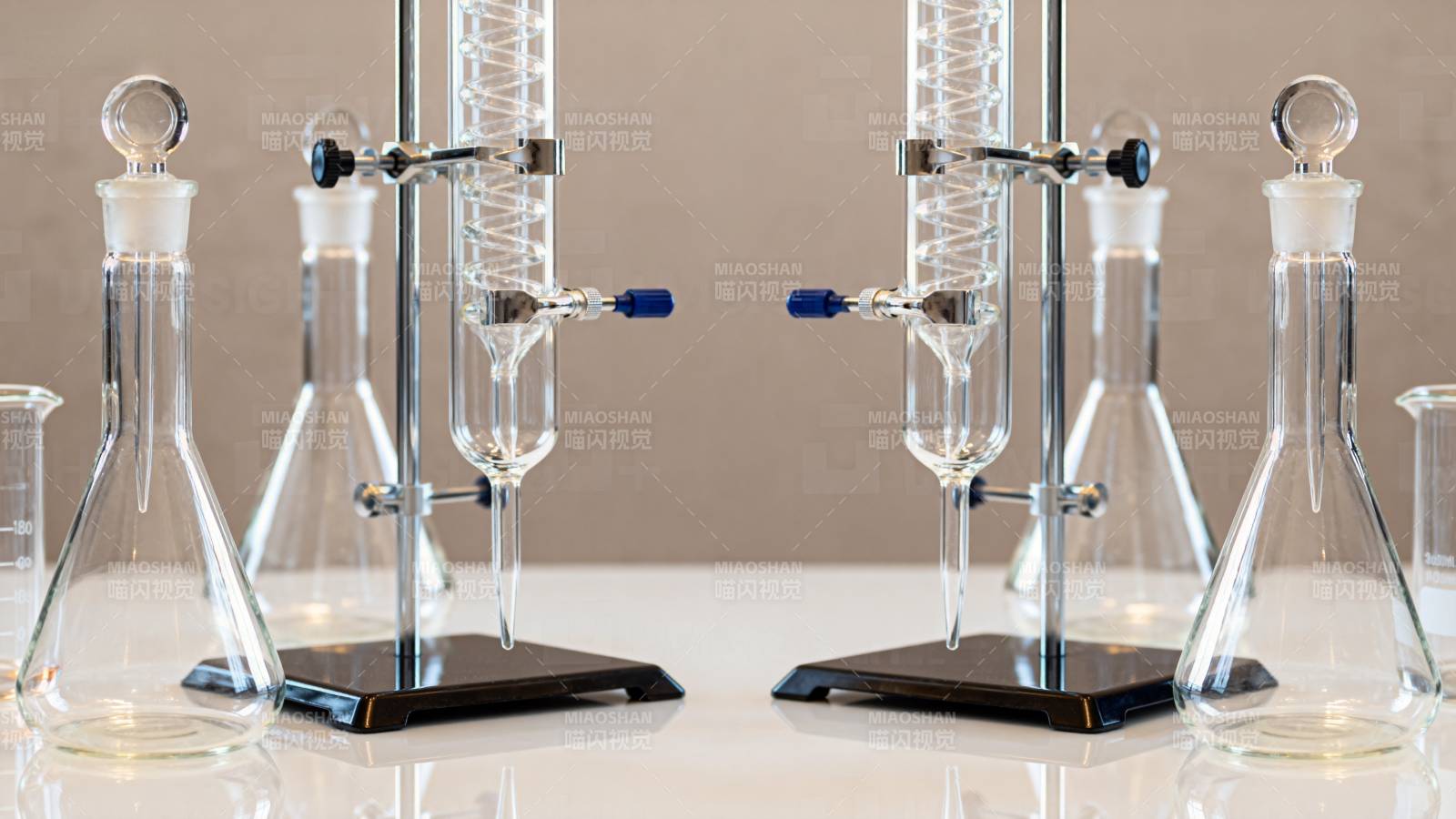 实验室玻璃器皿图片