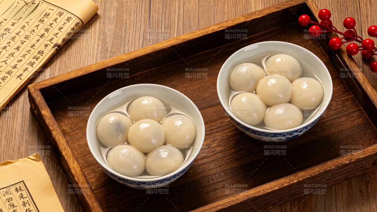 汤圆双碗摆盘图片