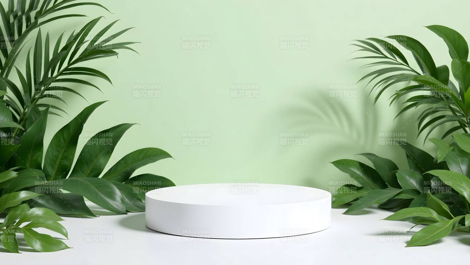 白色圆台绿叶装饰简约背景图片