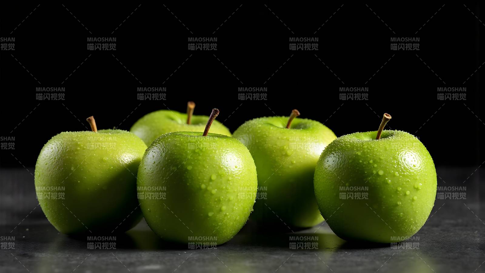 五个青苹果静物摄影图片