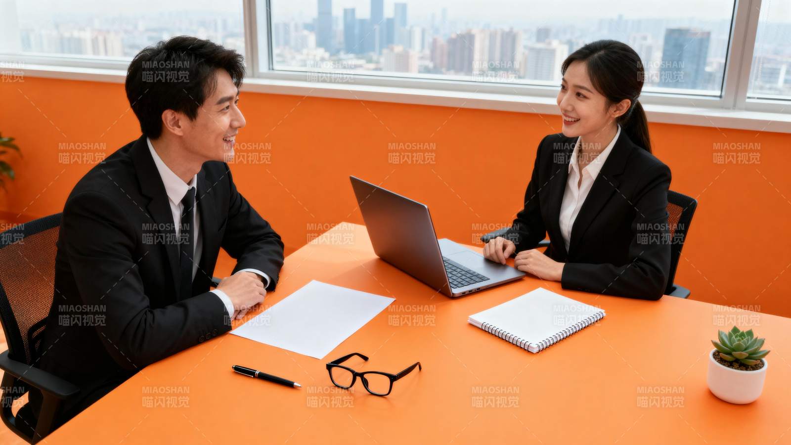 职场对话场景图片