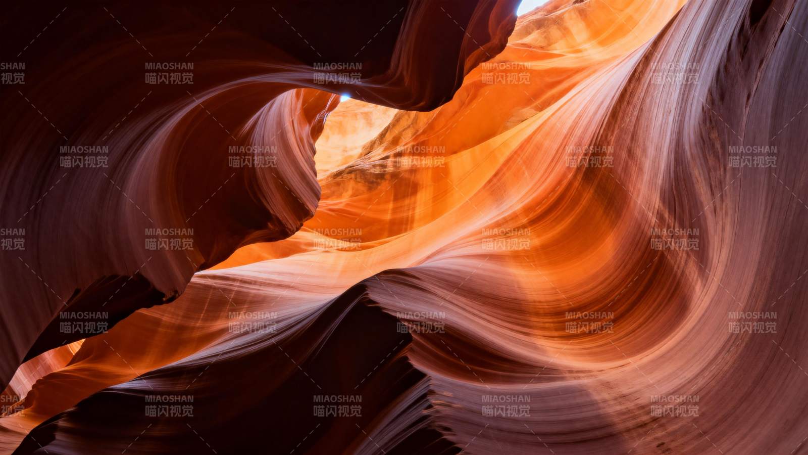 峡谷光影流动图片