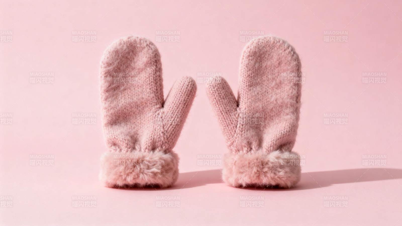 粉色毛线手套图片